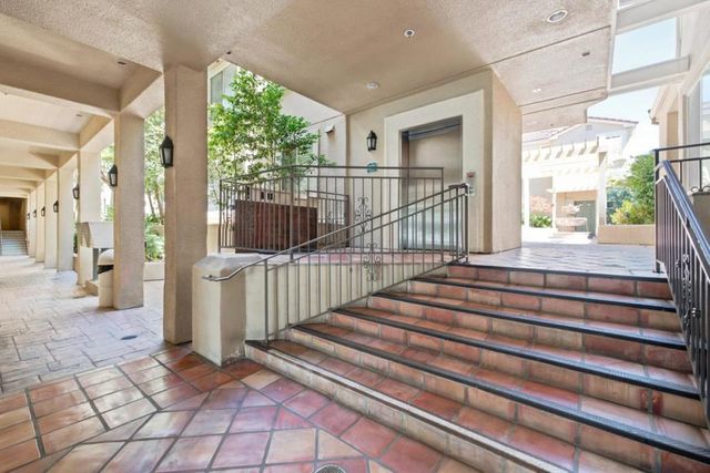 88 17th Avenue 304, San Mateo, CA 94402