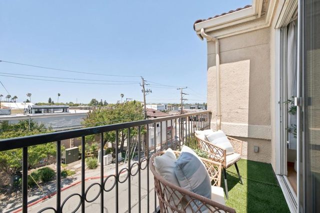 88 17th Avenue 304, San Mateo, CA 94402