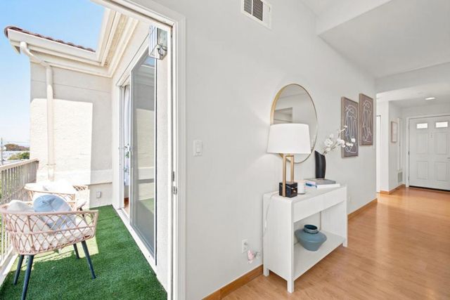 88 17th Avenue 304, San Mateo, CA 94402
