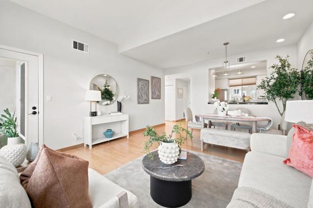 88 17th Avenue 304, San Mateo, CA 94402