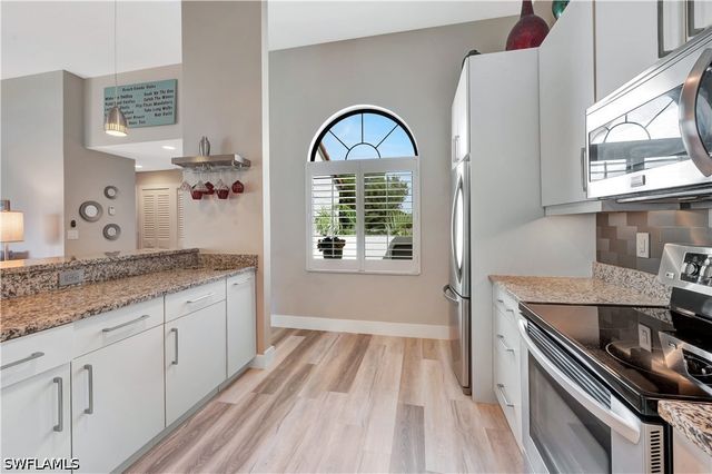 583 Beachwalk CIR Q-203, Naples, FL 34108
