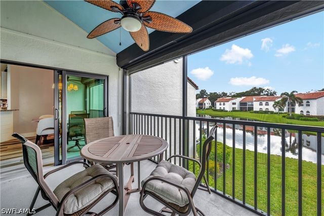 583 Beachwalk CIR Q-203, Naples, FL 34108