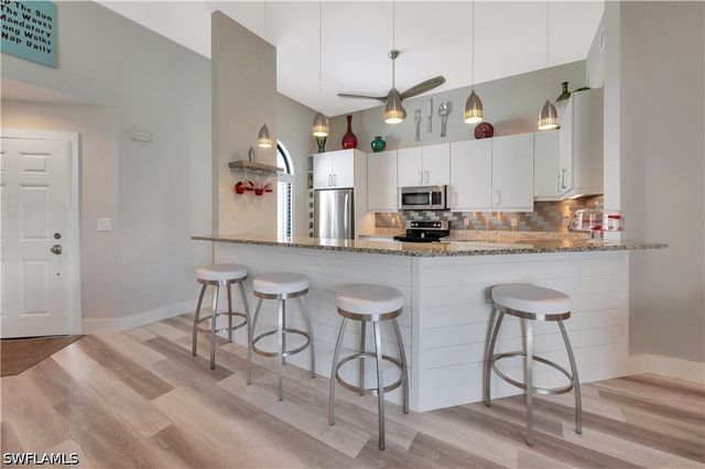 583 Beachwalk CIR Q-203, Naples, FL 34108