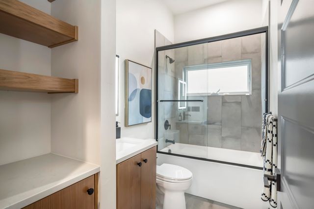 18 SW Roosevelt Avenue 4, Bend, OR 97702