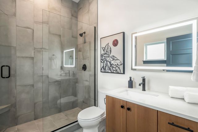 18 SW Roosevelt Avenue 4, Bend, OR 97702