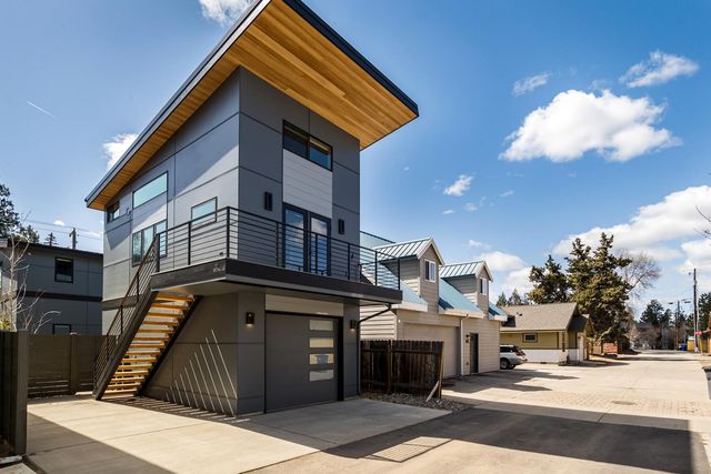 18 SW Roosevelt Avenue 4, Bend, OR 97702