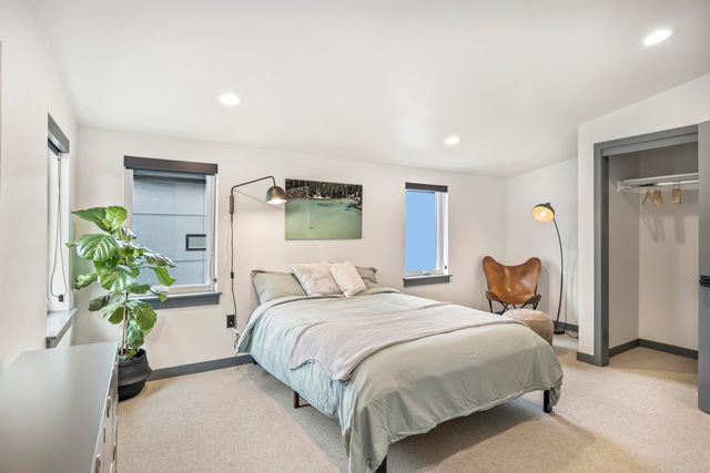 18 SW Roosevelt Avenue 4, Bend, OR 97702