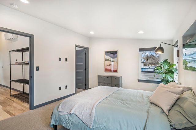 18 SW Roosevelt Avenue 4, Bend, OR 97702