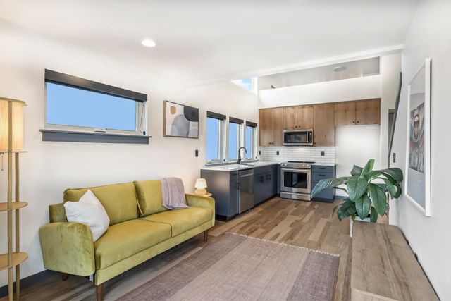 18 SW Roosevelt Avenue 4, Bend, OR 97702