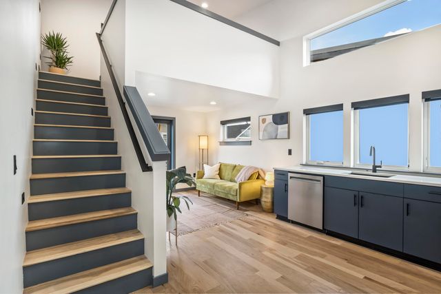 18 SW Roosevelt Avenue 4, Bend, OR 97702