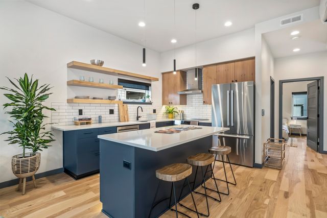 18 SW Roosevelt Avenue 4, Bend, OR 97702