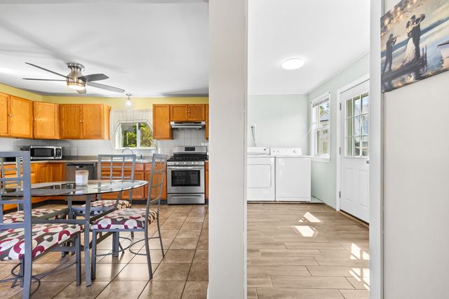 2113 Pleasant St, Fall River, MA 02723
