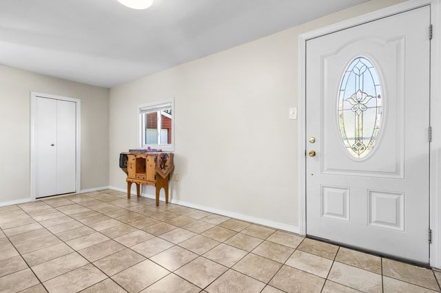 2113 Pleasant St, Fall River, MA 02723