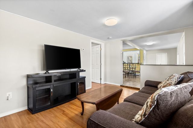 2113 Pleasant St, Fall River, MA 02723