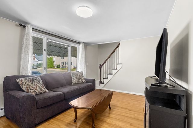 2113 Pleasant St, Fall River, MA 02723
