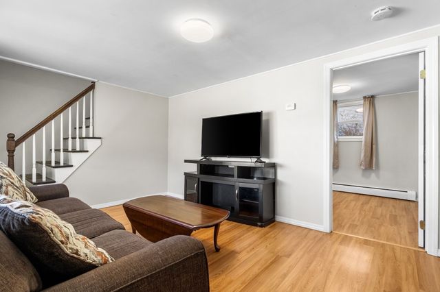 2113 Pleasant St, Fall River, MA 02723