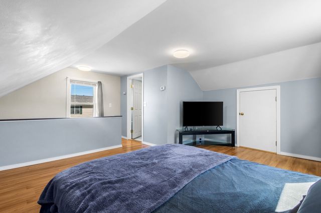 2113 Pleasant St, Fall River, MA 02723