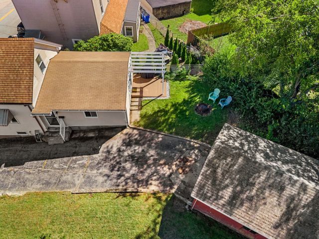 2113 Pleasant St, Fall River, MA 02723