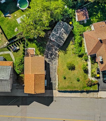 2113 Pleasant St, Fall River, MA 02723