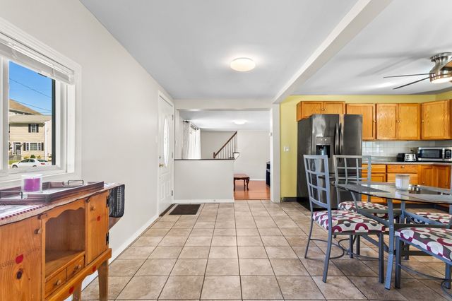 2113 Pleasant St, Fall River, MA 02723