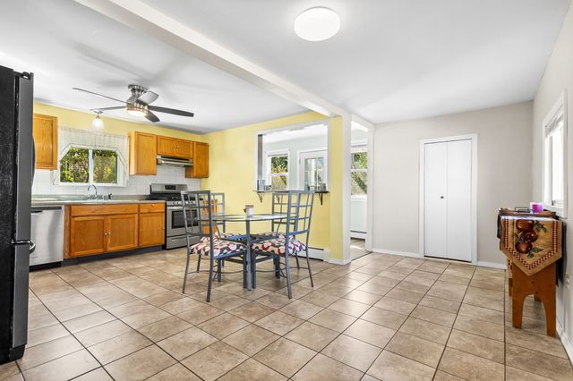 2113 Pleasant St, Fall River, MA 02723