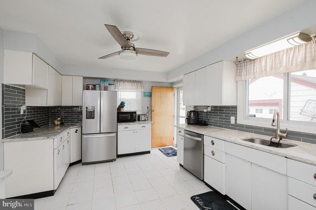 94 AVALON AVE, Dundalk, MD 21222