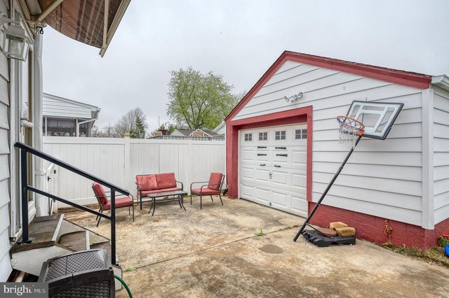 94 AVALON AVE, Dundalk, MD 21222