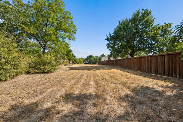 1221 Lebanon Avenue, Dallas, TX 75208