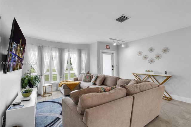 2227 NW 65th Ave, Margate, FL 33063