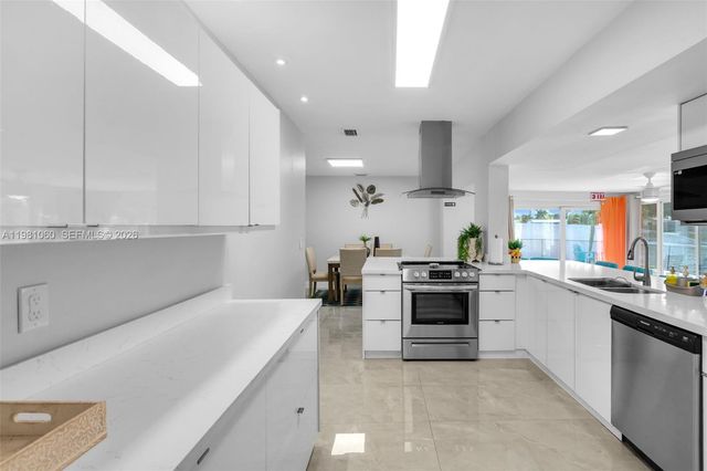 2227 NW 65th Ave, Margate, FL 33063