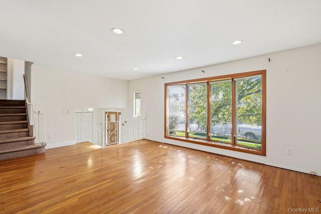 430 Violet Street, Massapequa Park, NY 11762