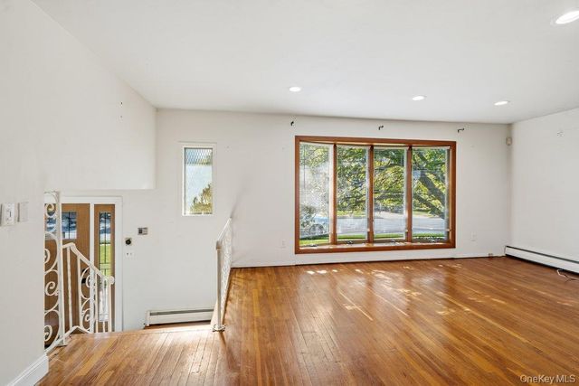 430 Violet Street, Massapequa Park, NY 11762