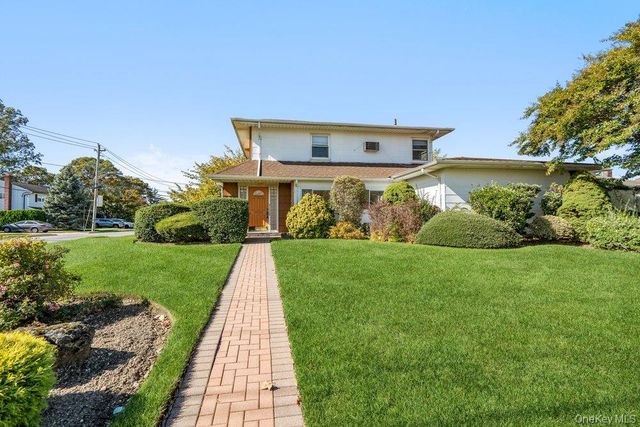 430 Violet Street, Massapequa Park, NY 11762