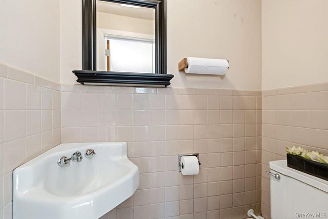 430 Violet Street, Massapequa Park, NY 11762