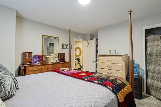 2865 Lafeuille Avenue, Cincinnati, OH 45211