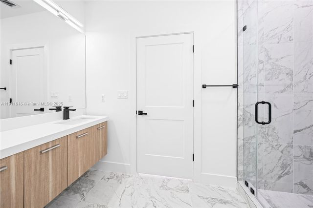 526 SW 2nd 2, Miami, FL 33130