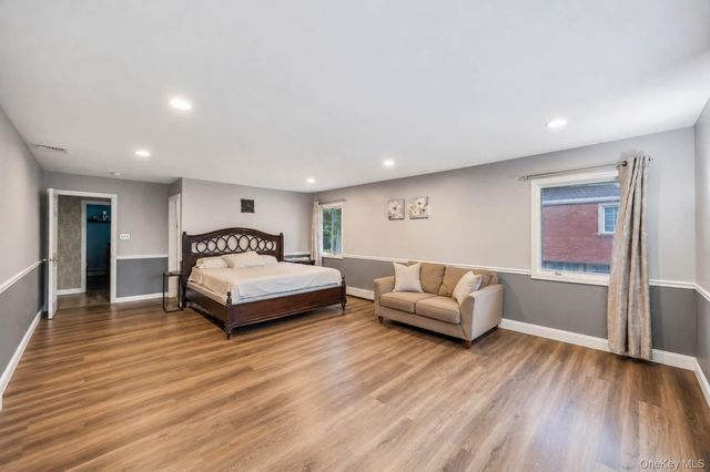 49 Village Drive, Jericho, NY 11753