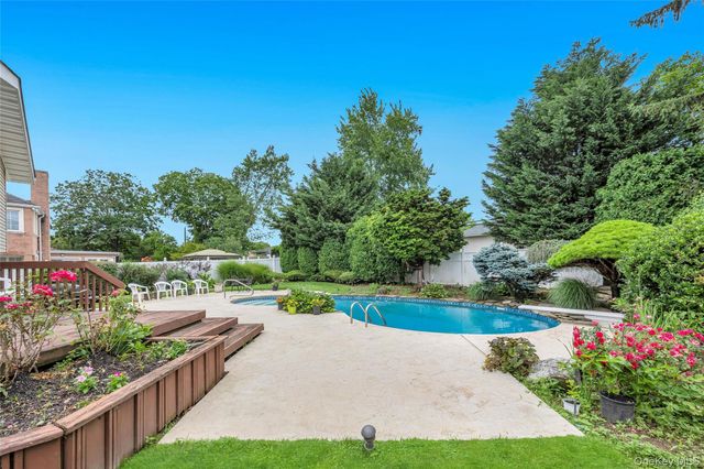 49 Village Drive, Jericho, NY 11753