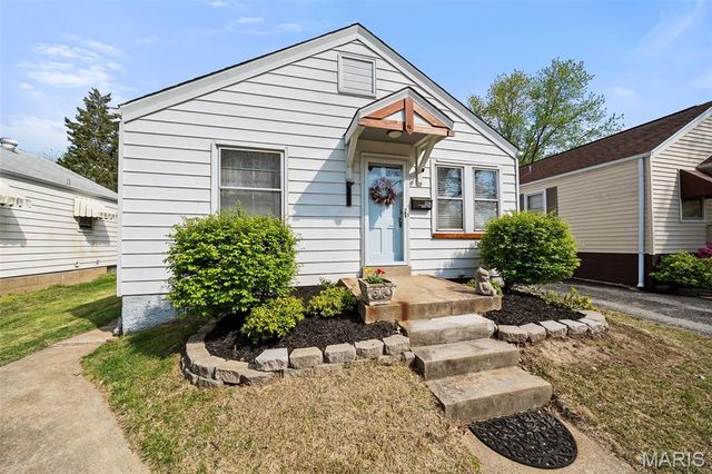 3216 Jasper Park, St Louis, MO 63139