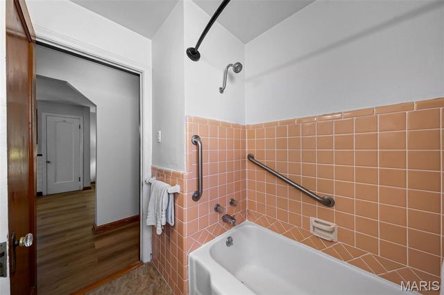 3216 Jasper Park, St Louis, MO 63139