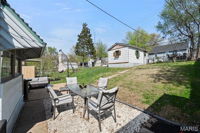 3216 Jasper Park, St Louis, MO 63139