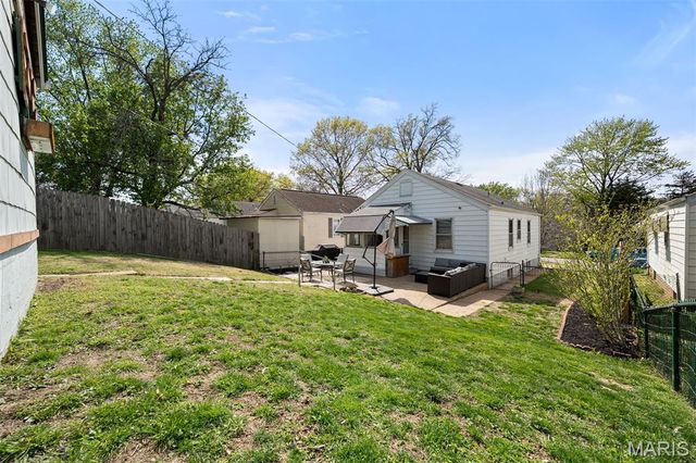 3216 Jasper Park, St Louis, MO 63139