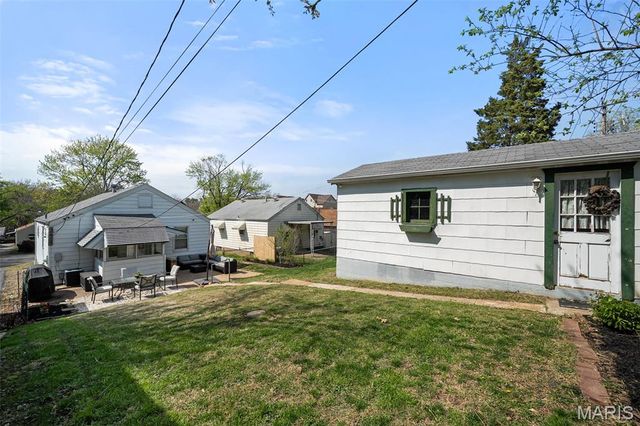 3216 Jasper Park, St Louis, MO 63139