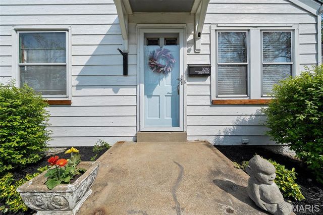 3216 Jasper Park, St Louis, MO 63139