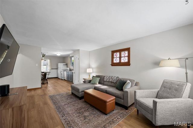 3216 Jasper Park, St Louis, MO 63139