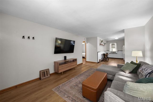 3216 Jasper Park, St Louis, MO 63139