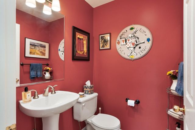 179 Bishops Forest Dr 179, Waltham, MA 02452