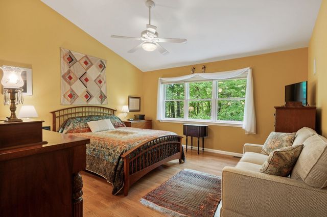 179 Bishops Forest Dr 179, Waltham, MA 02452