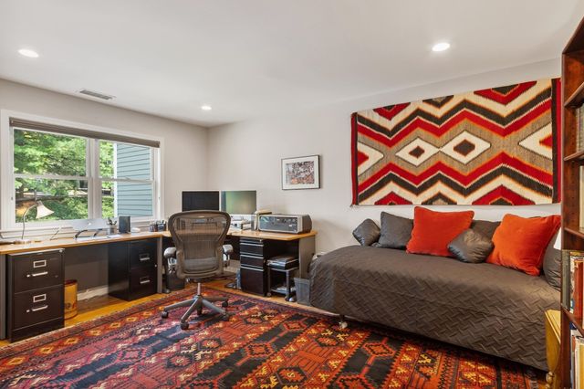 179 Bishops Forest Dr 179, Waltham, MA 02452