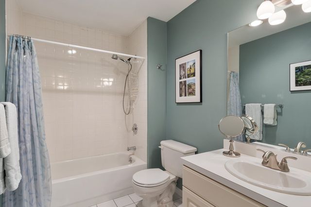 179 Bishops Forest Dr 179, Waltham, MA 02452